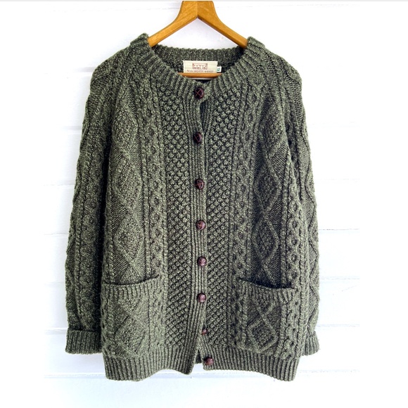 Green Cable Knit Cardigan Sweater with Braided Patterns - Picture 2 of 9